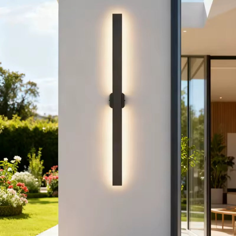 LumaBeam Outdoor Porch Wall Light – Black Aluminium IP65 Strip Light