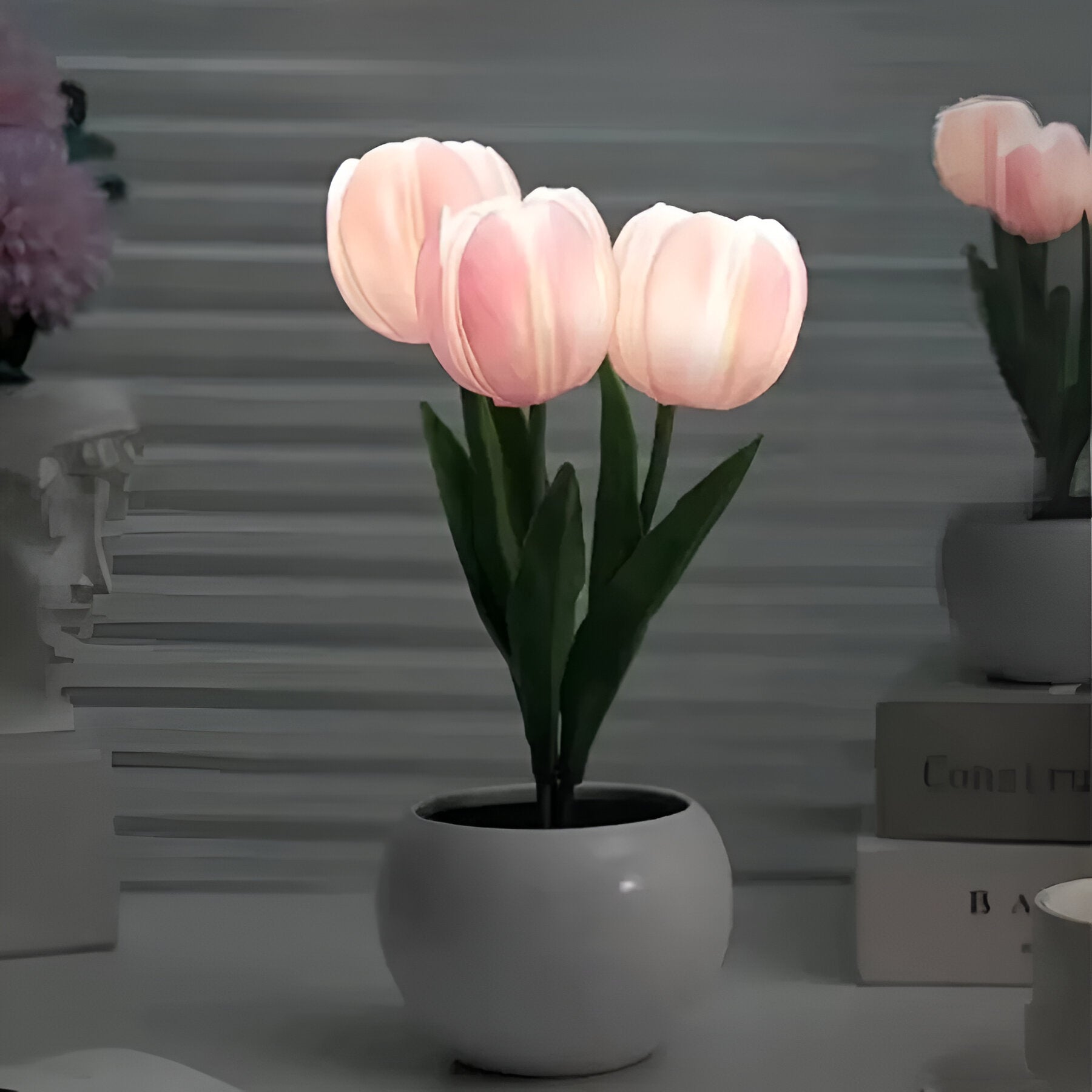 LumiPetals - Tulip Cordless Rechargeable Table Lamp